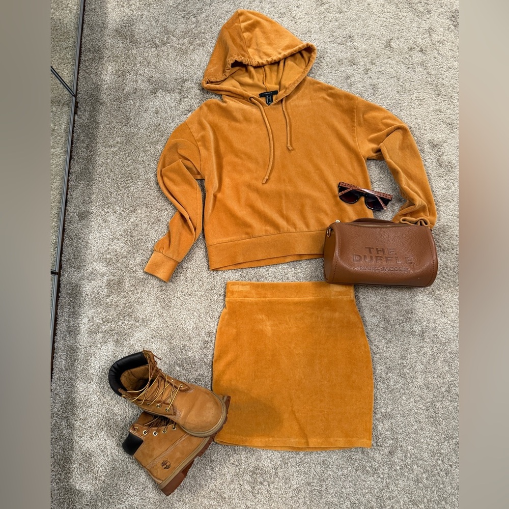Velour Ribbed Skirt set (2 pc)